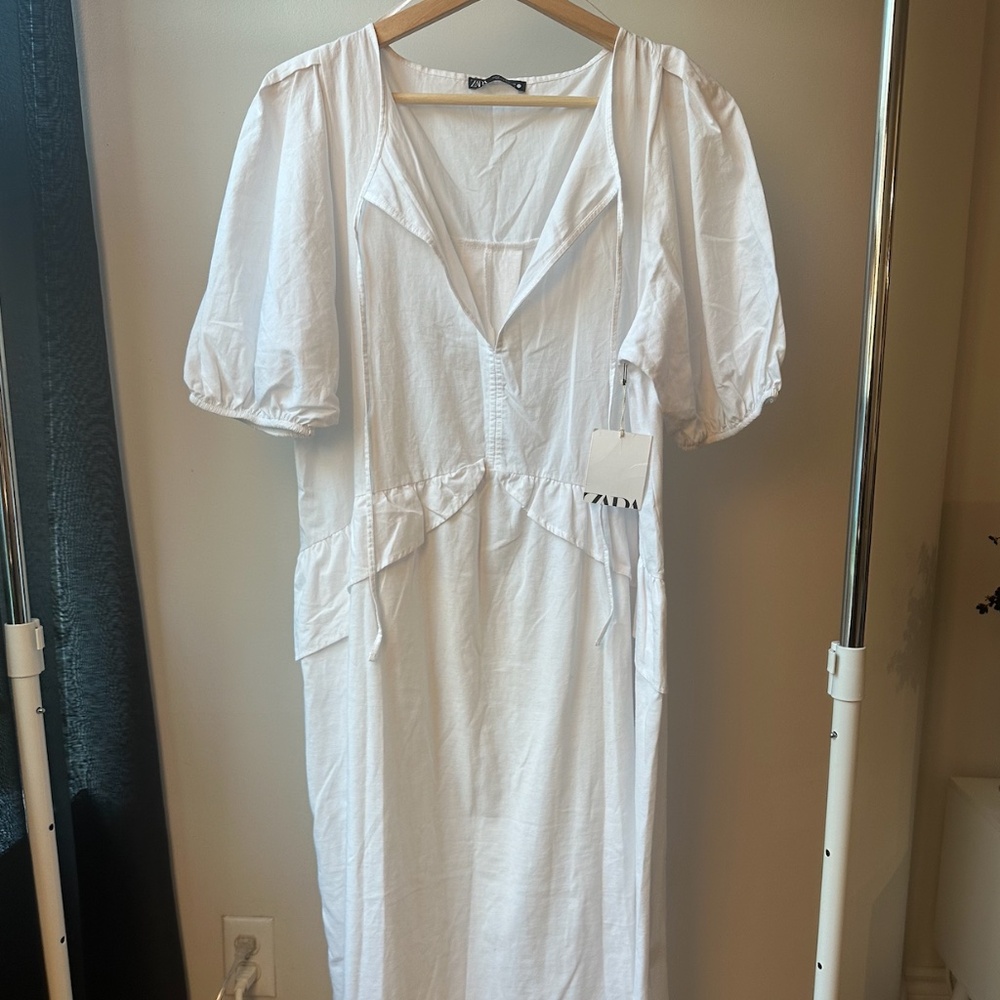 NWT White Zara Dress - Size Medium 100% cotton
